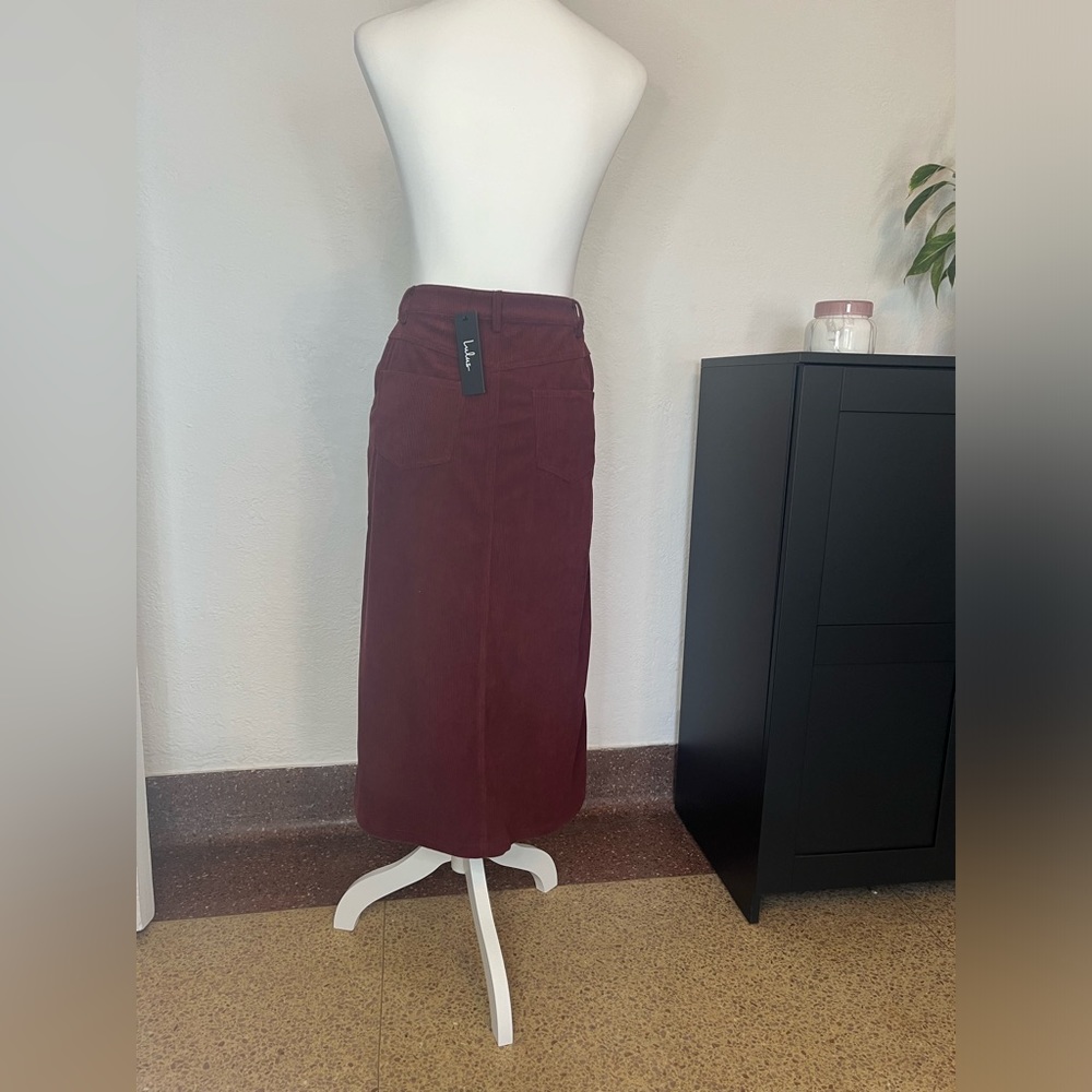 NWT Lulu’s Burgundy Corduroy Midi Skirt - Picture 6 of 10